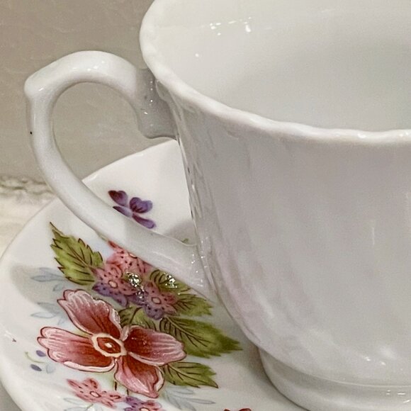 Mini cup & saucer - white with flower design - Picture 6 of 14